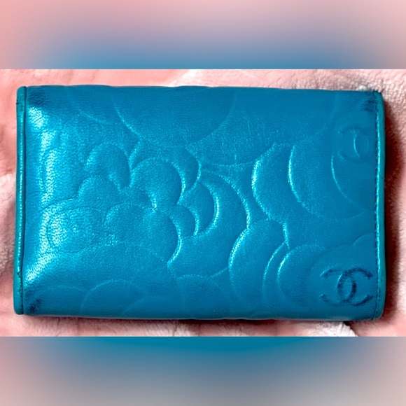 24 HR PRICE DROP!!  CHANEL CAMELLIA TURQUOISE LAMBSKIN QUILTED 6-KEY CASE - Picture 6 of 11